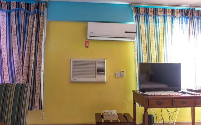 Deluxe Turtle Towers Apartments