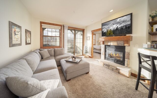 Palomino At Kicking Horse 2 Bedroom Cabin by Redawning