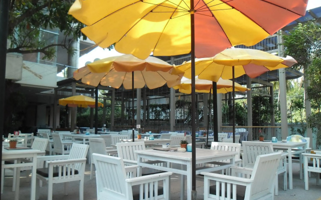 Long Beach Cha-Am Hotel
