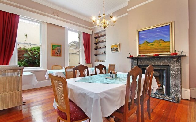 Hillcrest Manor Guesthouse