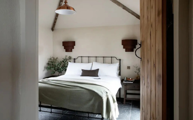 Gate Lodge@white Strand