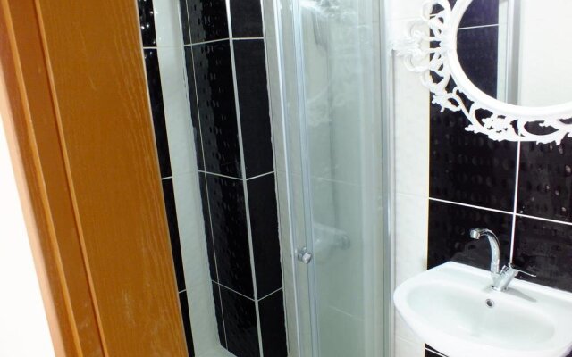 Abad-I Nev Hotel 2