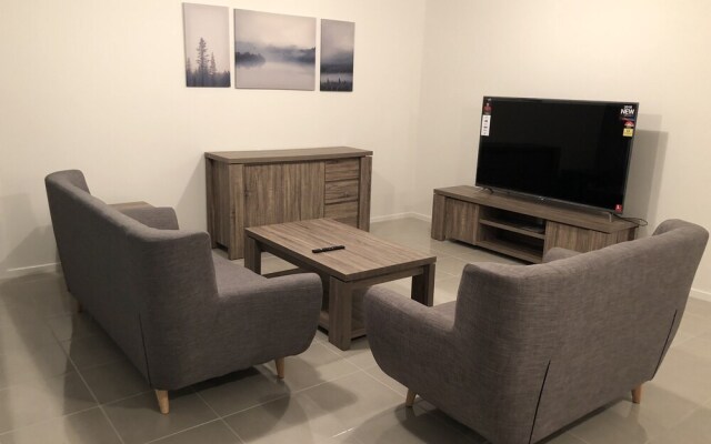 Apple House Tarneit North