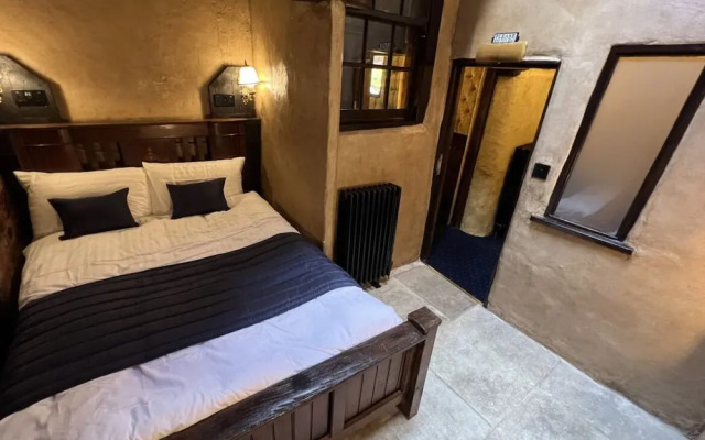 Hocus Pocus Tiny Hotel