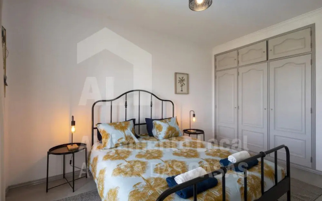 Ocean Apartment by Acasadascasas