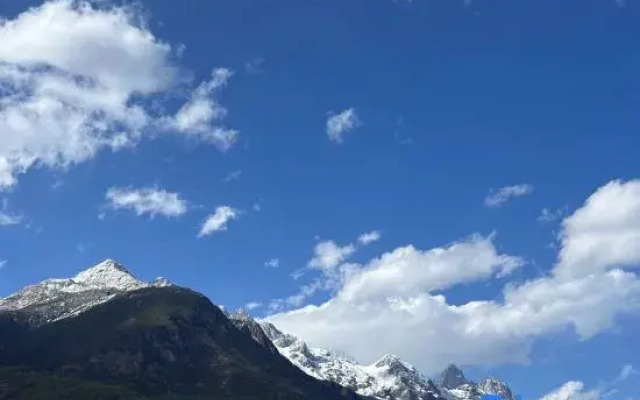 Lijiang Snow Mountain House View Courtyard (Baisha Ancient Town Branch)