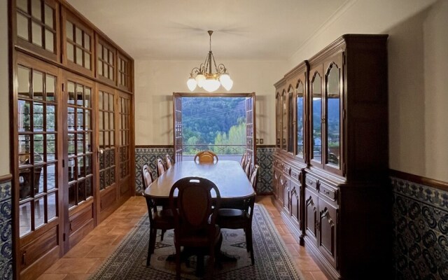 Villa Bouro - Stunning 4-bed Villa Near Geres