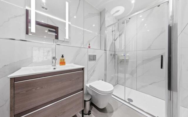 Luxury Sleeps 4 Studio Flat