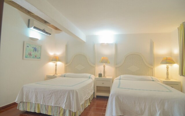 Golf Villa Close to the Beach No00