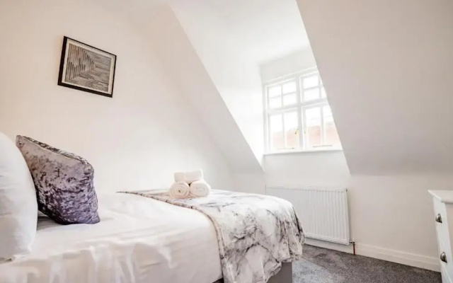 Host Stay New Street Dwelling