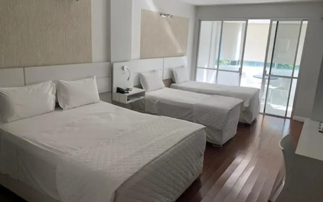 Emirates Hotel & Suítes