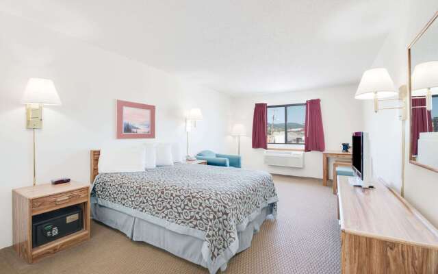 Days Inn by Wyndham Sturgis