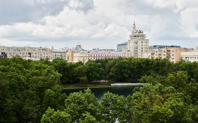 GM Б.Патриарший пер.,8с1
