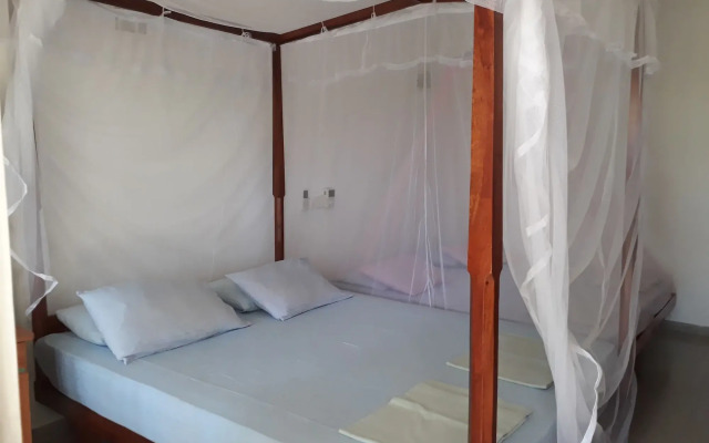 Traveller's Home Hotel