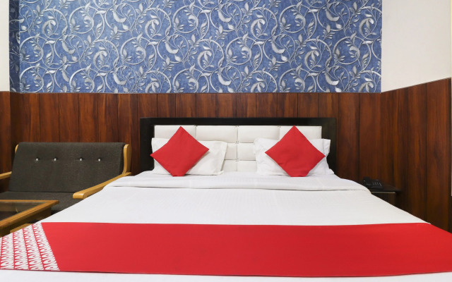 OYO 35382 Hotel Moon Light