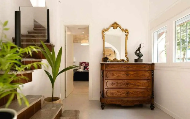 Newly renovated room w Pool y BikeParking