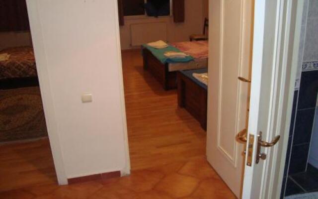 Guest House Vake 8