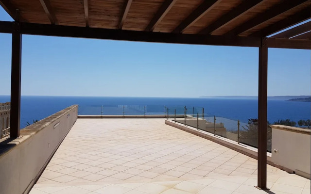 Palazzo De Donno App No04