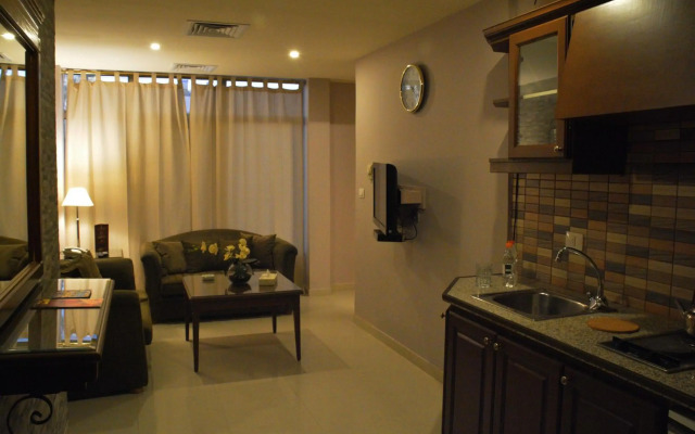 Capri Hotel Suites