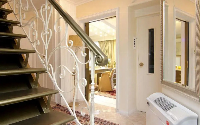 Royal Riviera Residence