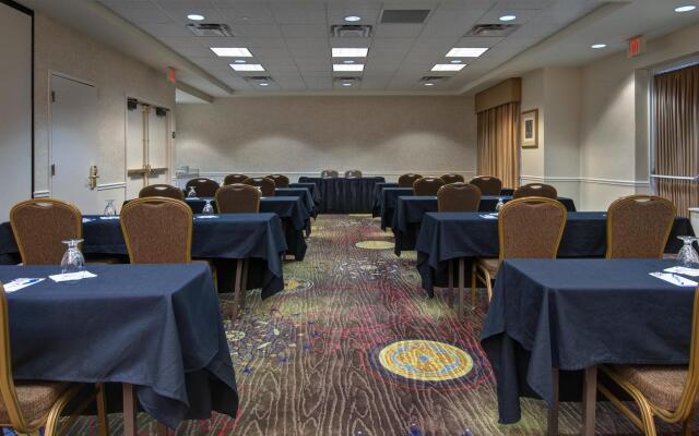 Hilton Garden Inn Detroit Metro Airport