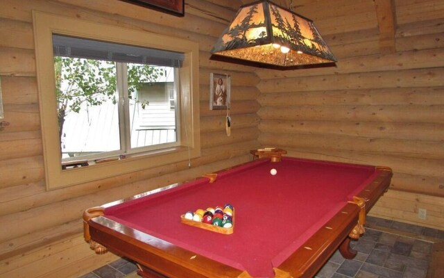 080 - Moonshadows Log Cabin