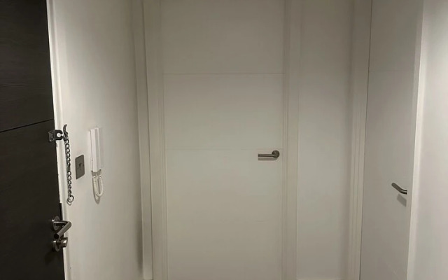 Birmingham/solihull 1-bed Apt, Sleeps 3 w/ Parking