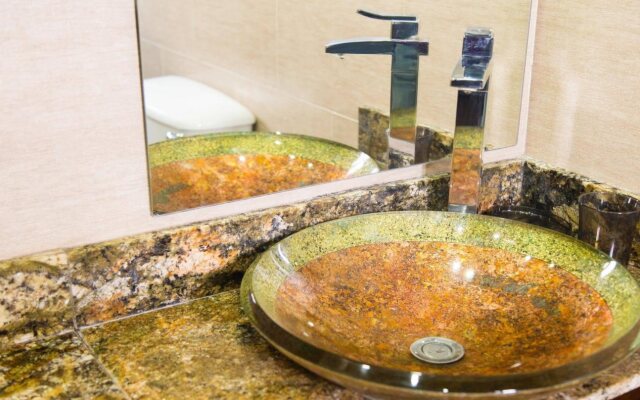 New Kingston Apartment at The Palms