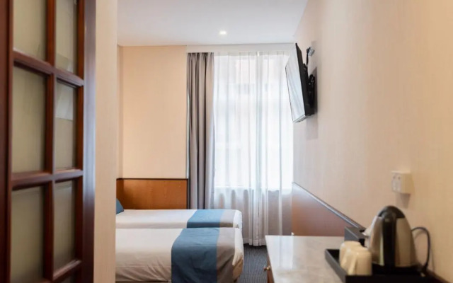 YEHS Hotel Sydney QVB