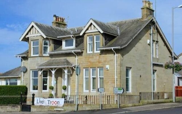 No 2 Troon Road Bed & Breakfast