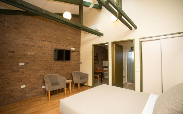 Beachfront Motel – Guest Rooms – Apollo Bay