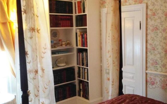 Hillcrest Bed and Breakfast