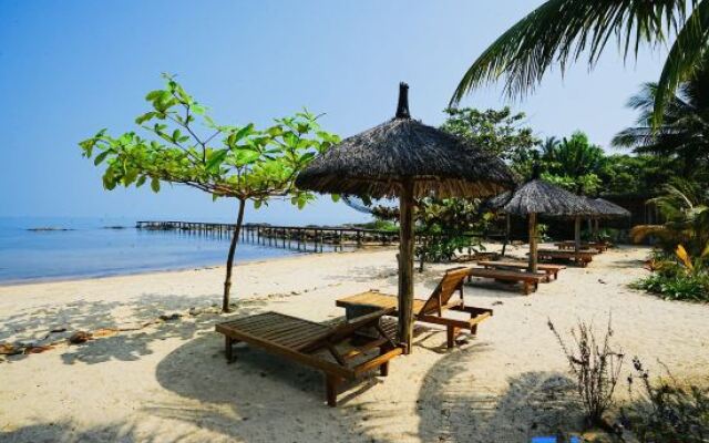 Kiwuki Beachfront Villa