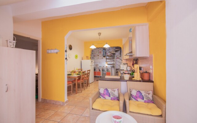Jo's Guesthouse, Benitses
