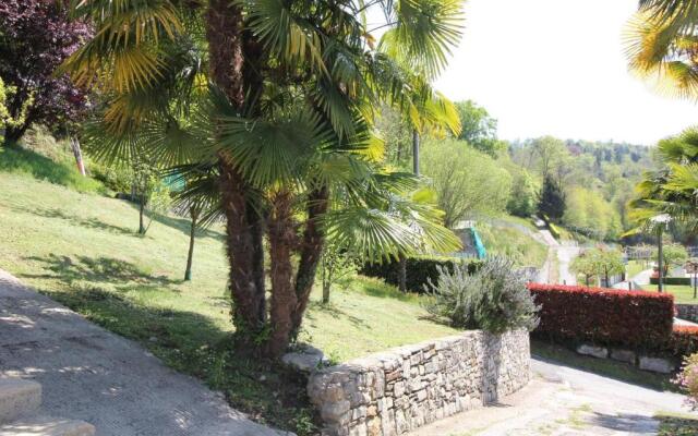 A Lovely Picture on the Lake