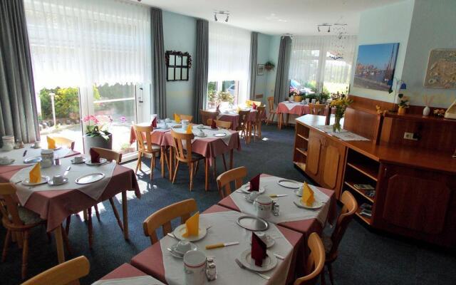 Garni Hotel-Pension Holum
