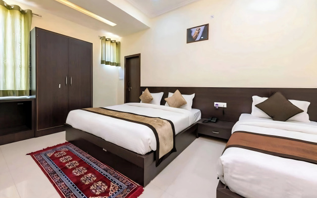 Hotel Ravi Residency