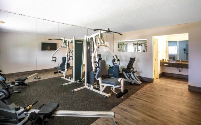 Econo Lodge Inn & Suites Spokane
