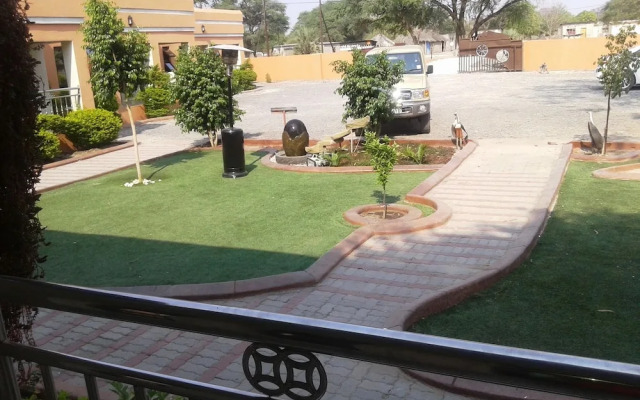 Gumare Executive Lodge