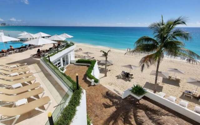 Oceanfront Studio Magnificent Views