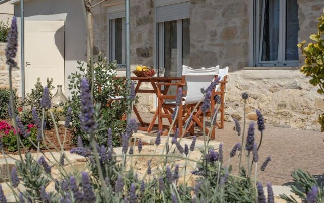 Zeus Traditional House