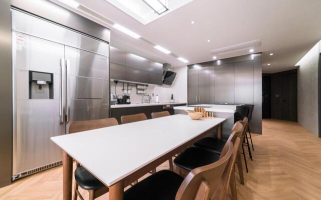 Executive Suite Apartment