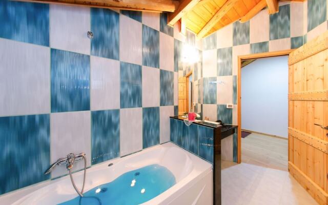Villa Tireda Pool and Whirlpool