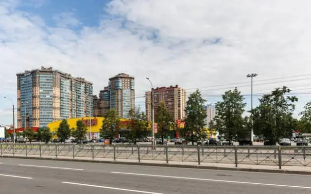 Apartamenti na Bryantseva 13