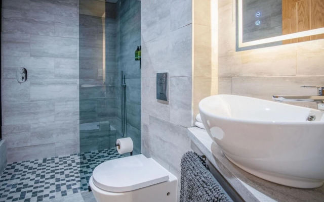 Suite 2 - Sleeping Giant Hotel - PEN Y CAE Inn