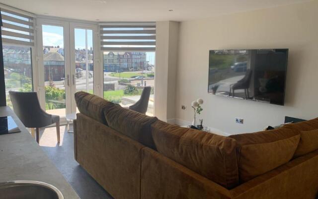 Willshaw Suites for families over 25 only