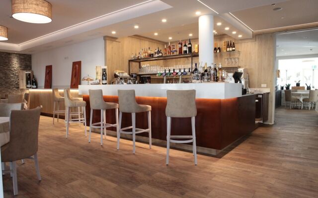 Athos Hotel