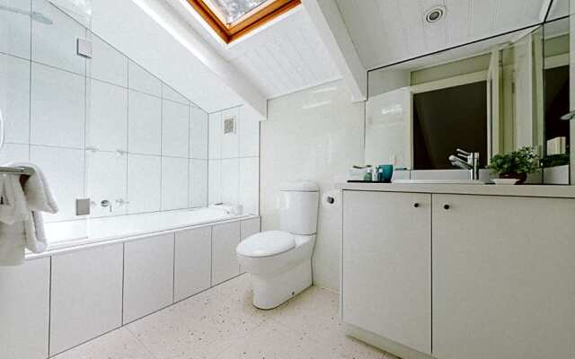 Rhyll Haven Luxury Apartments and B&B