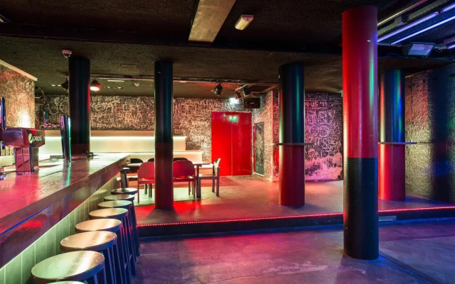 Hans Brinker Hostel