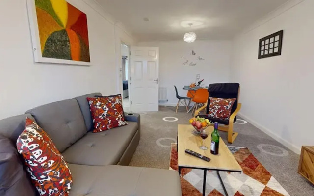 Romford Retreat - Modern 2BR Apartment
